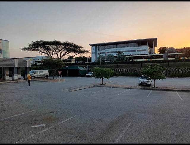 251M² RETAIL TO LET IN RIVERSIDE PARK