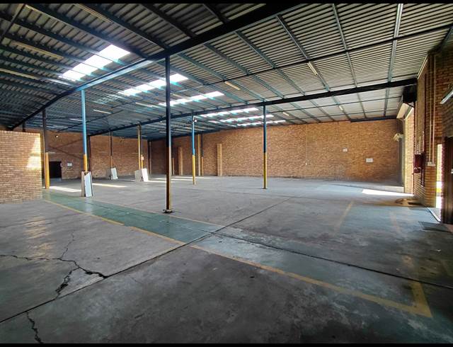 960M² WAREHOUSE TO LET IN POMONA