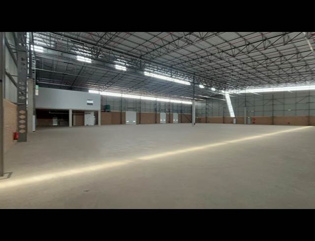 3,107M² WAREHOUSE TO LET IN AIRPORT PARK