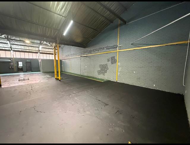 300M² WAREHOUSE TO LET IN ISANDO