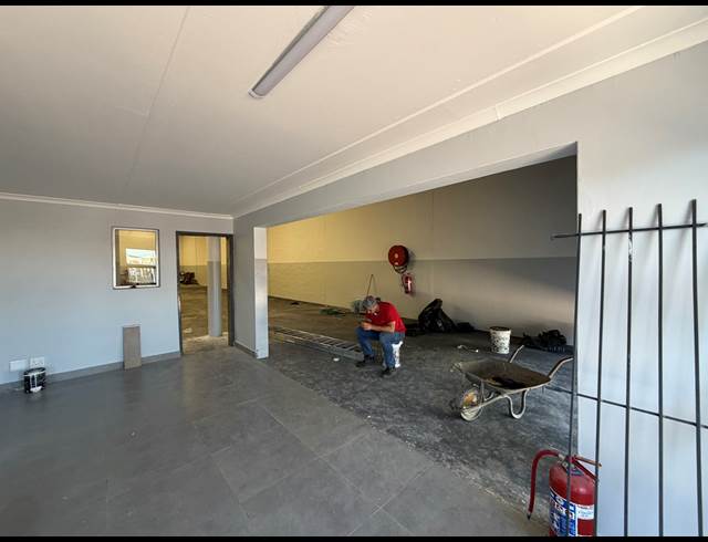 430M² WAREHOUSE TO LET IN SAXENBURG PARK 1