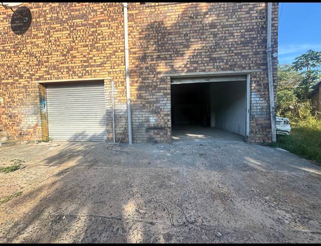 240M² WAREHOUSE TO LET IN PHOENIX INDUSTRIAL