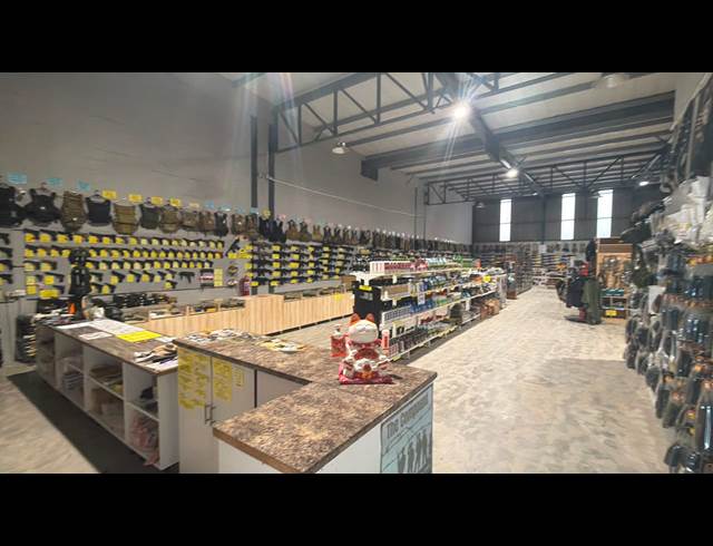 558M² WAREHOUSE TO LET IN STIKLAND INDUSTRIAL