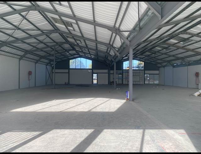 424M² RETAIL TO LET IN TOKAI