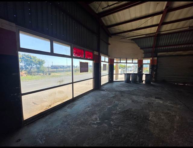 400M² WAREHOUSE TO LET IN SOMERSET WEST BUSINESS PARK
