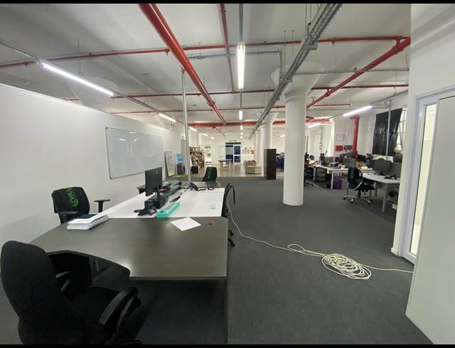 530M² WAREHOUSE TO LET IN PAARDEN EILAND