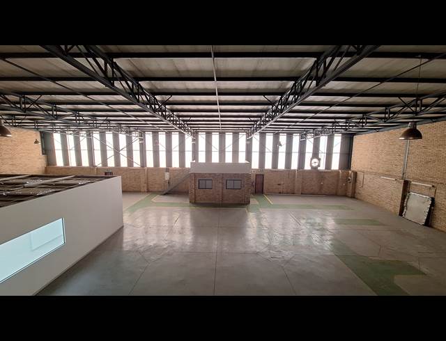 963M² WAREHOUSE TO LET IN NORTH RIDING