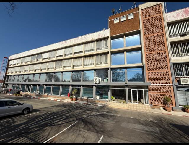 250M² OFFICE TO LET IN TULISA PARK