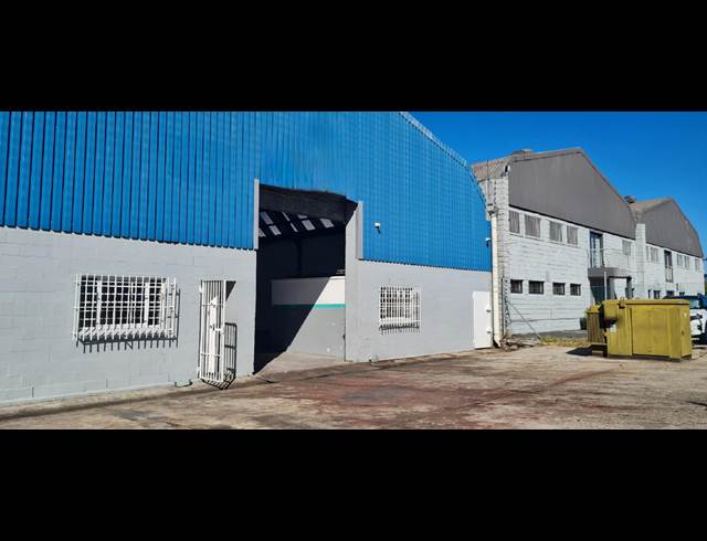 900M² FACTORY TO LET IN OTTERY EAST