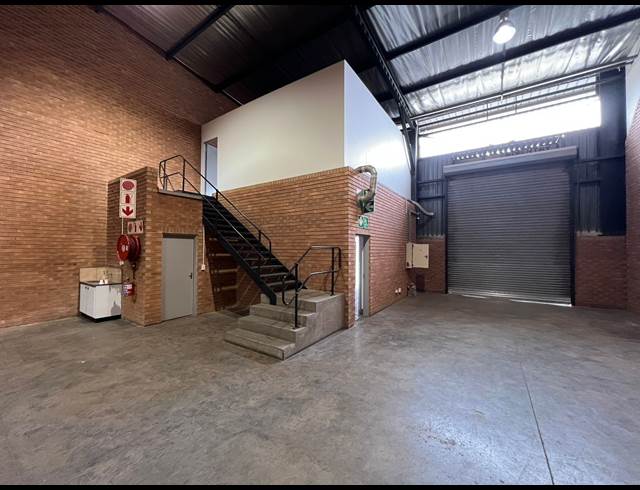 284.20M² WAREHOUSE TO LET IN DRIEHOEK