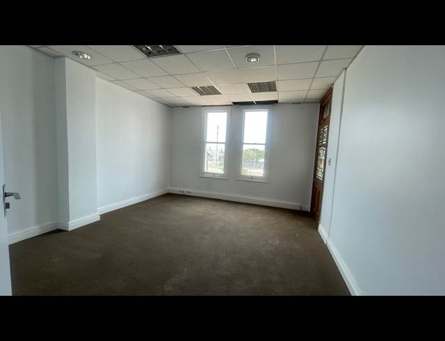 529M² OFFICE TO LET IN WINDERMERE