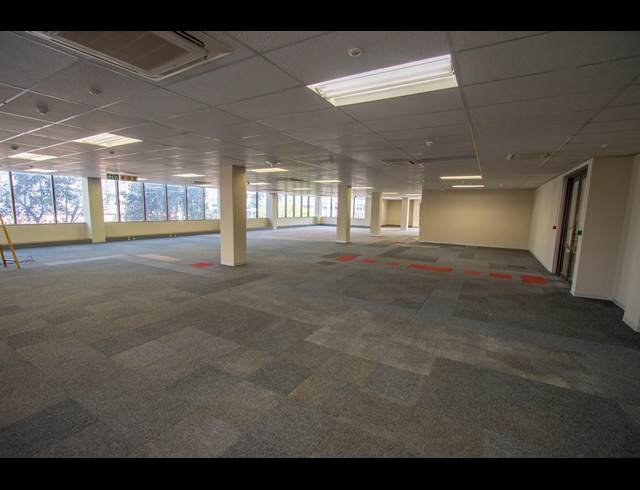 1,557M² OFFICE TO LET IN PARKTOWN