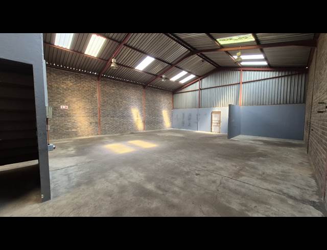 264M² FACTORY TO LET IN ANDERBOLT