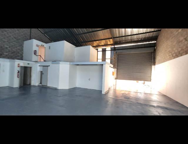 320M² WAREHOUSE RENTED IN BLACKHEATH INDUSTRIAL