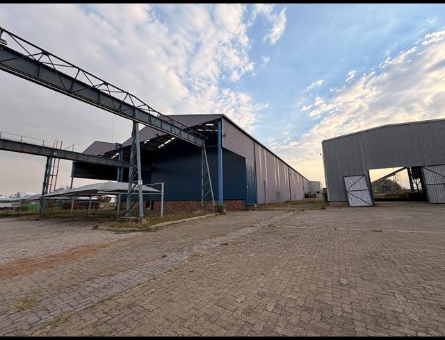 13,251M² WAREHOUSE TO LET IN WADEVILLE