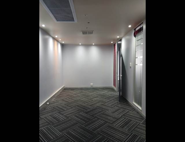 175.32M² OFFICE TO LET IN WESTVILLE