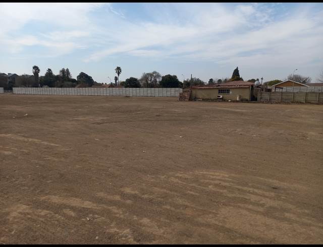 10,450M² WAREHOUSE TO LET IN POMONA