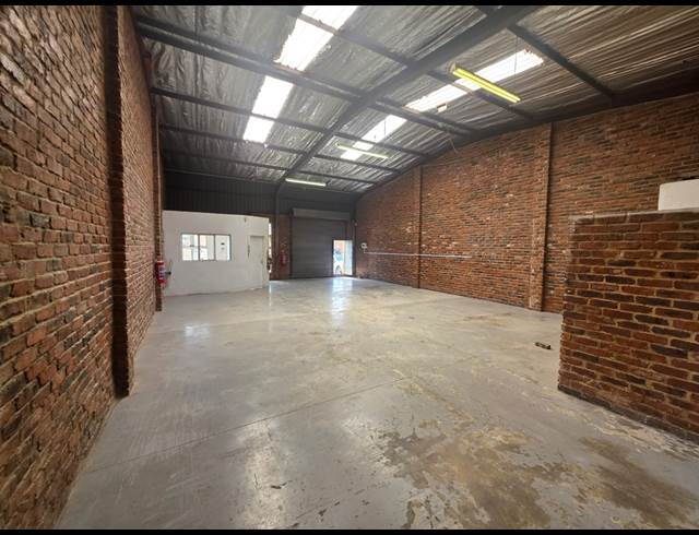 150M² WAREHOUSE TO LET IN ALRODE SOUTH