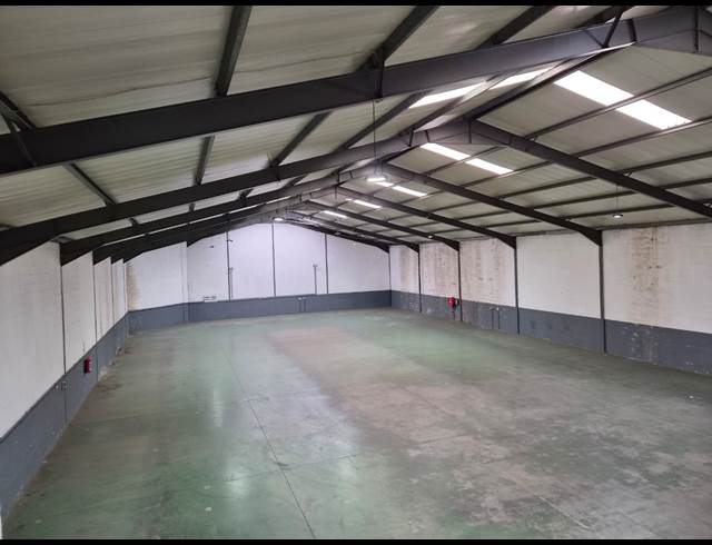 939M² WAREHOUSE TO LET IN SAXENBURG PARK 1