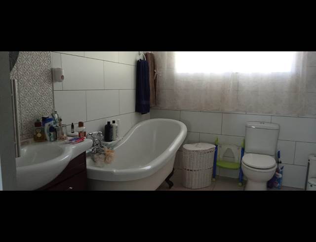 3 BEDROOM FREESTANDING TO LET IN FLAMWOOD