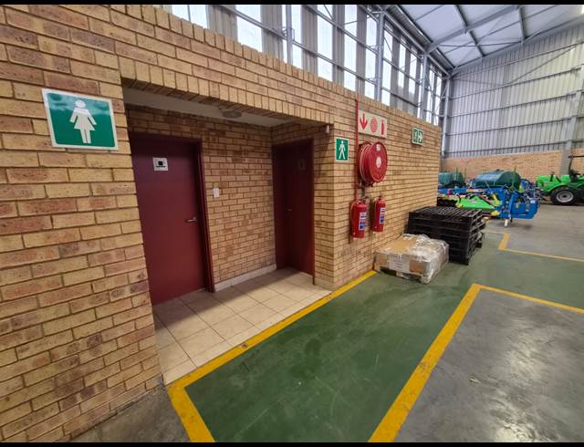 1,166M² WAREHOUSE TO LET IN LINBRO PARK