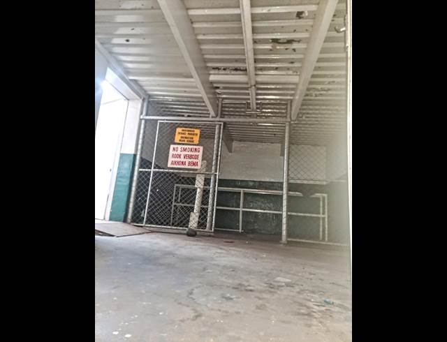 1,100M² WAREHOUSE TO LET IN LONGDALE