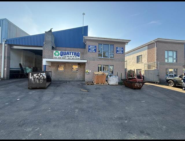 703M² WAREHOUSE TO LET IN STIKLAND