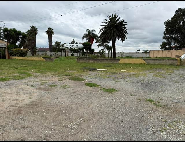 13,000M² INDUSTRIAL YARD TO LET IN COMET