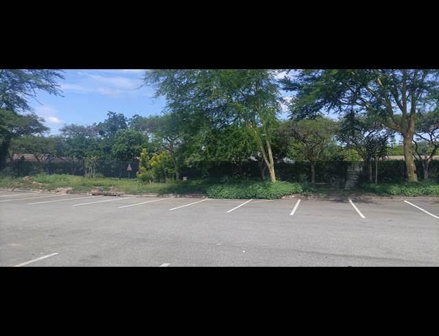 403M² RETAIL TO LET IN RIVERSIDE PARK