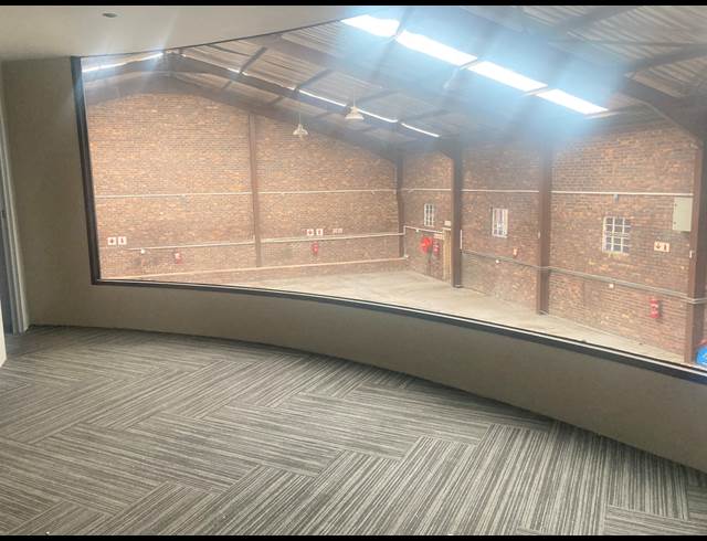 650M² WAREHOUSE TO LET IN KYA SANDS