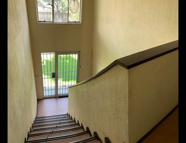 100M² OFFICE TO LET IN STRIJDOMPARK