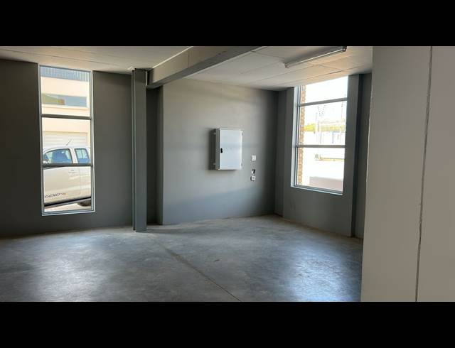 515M² WAREHOUSE TO LET IN RIVERSIDE PARK