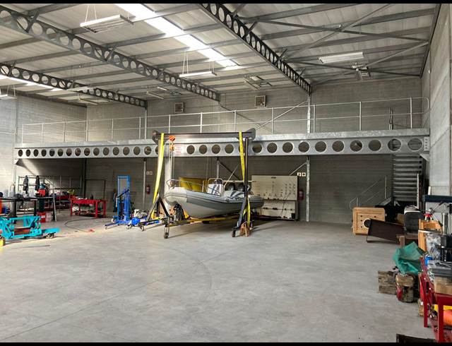 772M² WAREHOUSE TO LET IN EVERITE INDUSTRIA