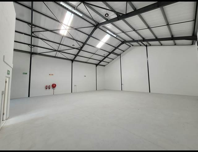 367M² WAREHOUSE TO LET IN KILLARNEY GARDENS