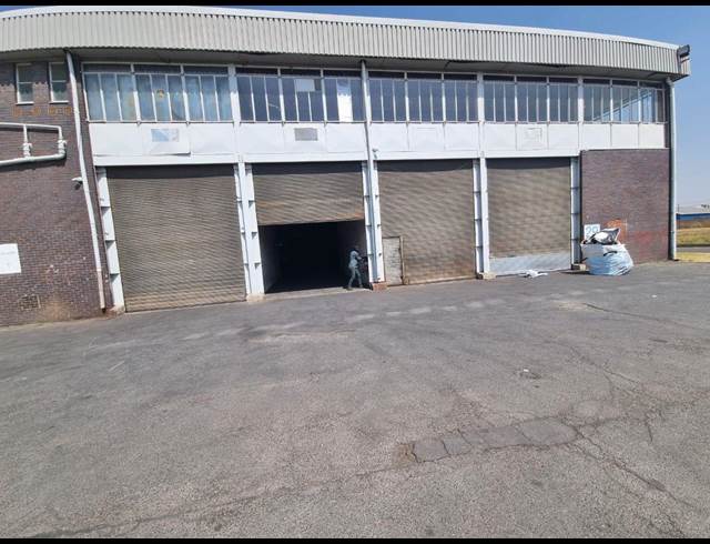 1,700M² WAREHOUSE TO LET IN NEW ERA