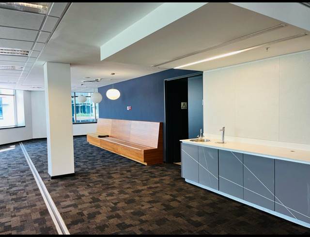 2,000M² OFFICE TO LET IN WATERFALL