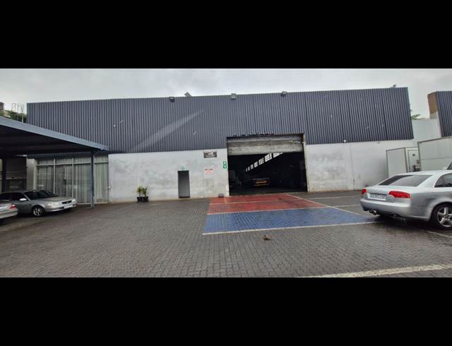 3,029M² WAREHOUSE TO LET IN CITY & SUBURBAN