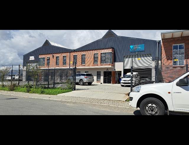 318M² WAREHOUSE TO LET IN FISANTEKRAAL