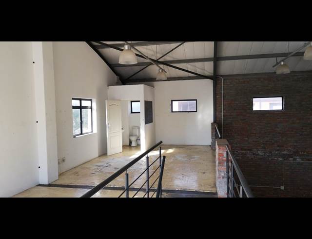 161M² WAREHOUSE RENTED IN NOORDHOEK