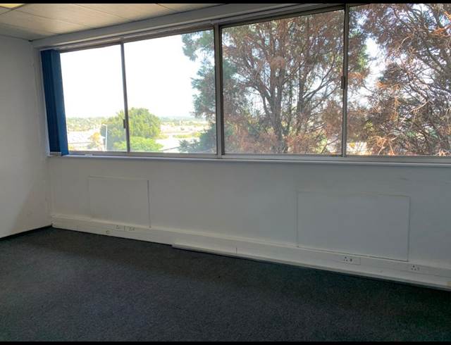 175M² OFFICE TO LET IN STRIJDOMPARK