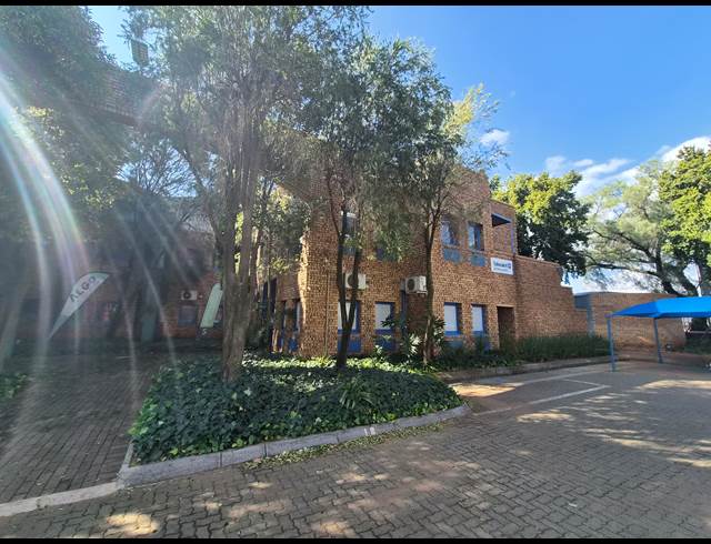 818M² OFFICE TO LET IN RANDJESPARK