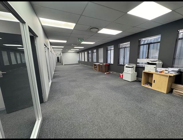 476M² OFFICE TO LET IN WYNBERG