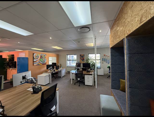 410M² OFFICE TO LET IN TOKAI