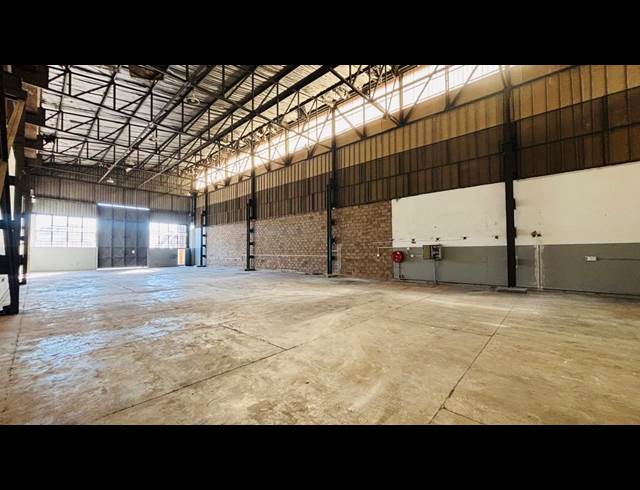 656M² WAREHOUSE TO LET IN LEA GLEN