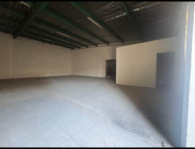 391M² WAREHOUSE TO LET IN PHOENIX INDUSTRIAL