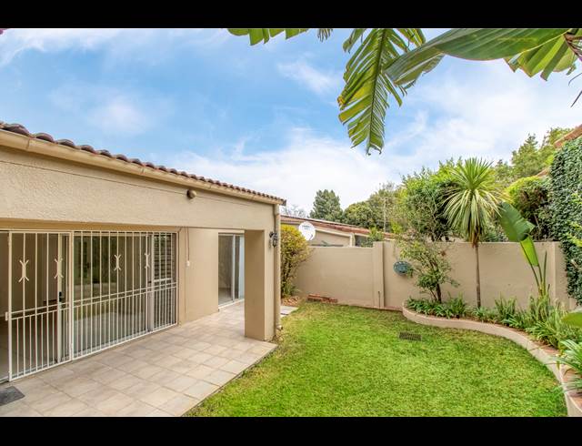 2 BEDROOM APARTMENT RENTED IN BRYANSTON