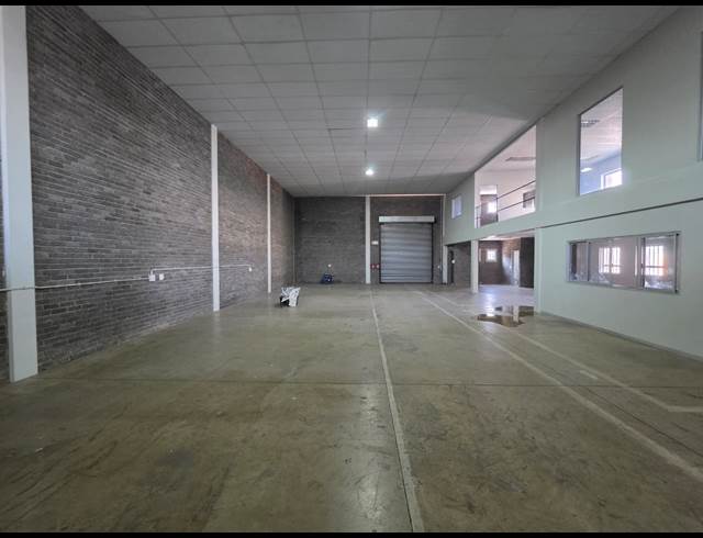 550M² WAREHOUSE TO LET IN STORMILL