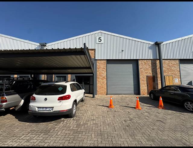 256M² WAREHOUSE TO LET IN PRINCESS AH