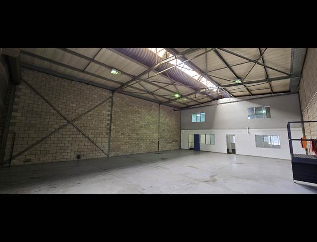 378M² WAREHOUSE TO LET IN KYA SANDS