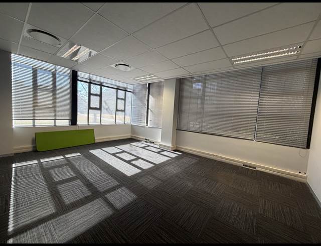 500M² OFFICE TO LET IN PARKHAVEN